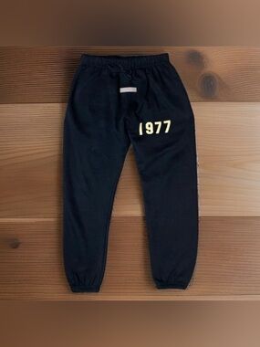Fear of God Essentials Black Sweatpants Iron Size: XL Streetwear 1977